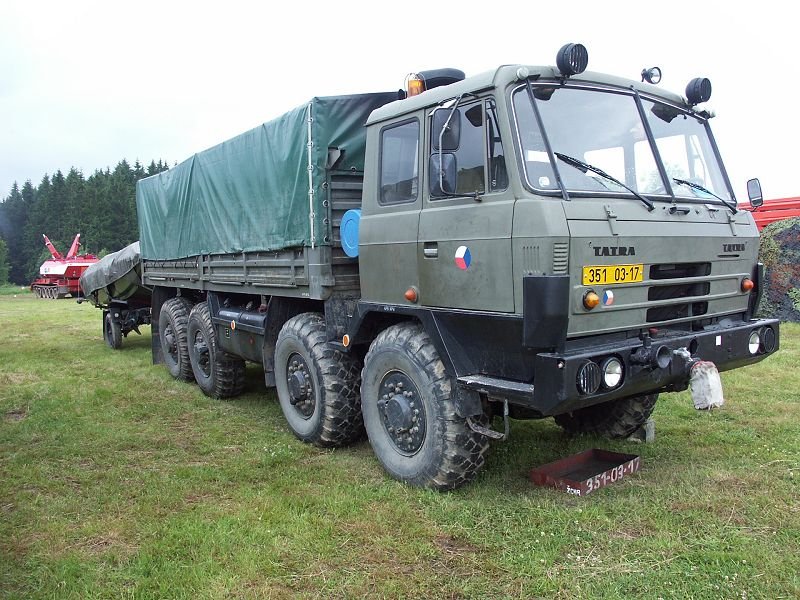 Tatra_815_8x8_Bahna_2005_ArmyRecognition_01.jpg