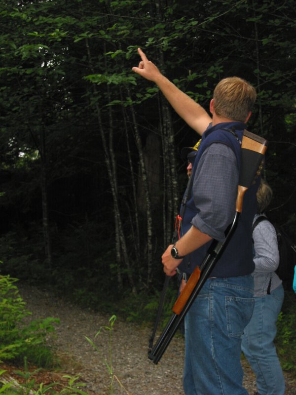 guide_with_shotgun.jpg